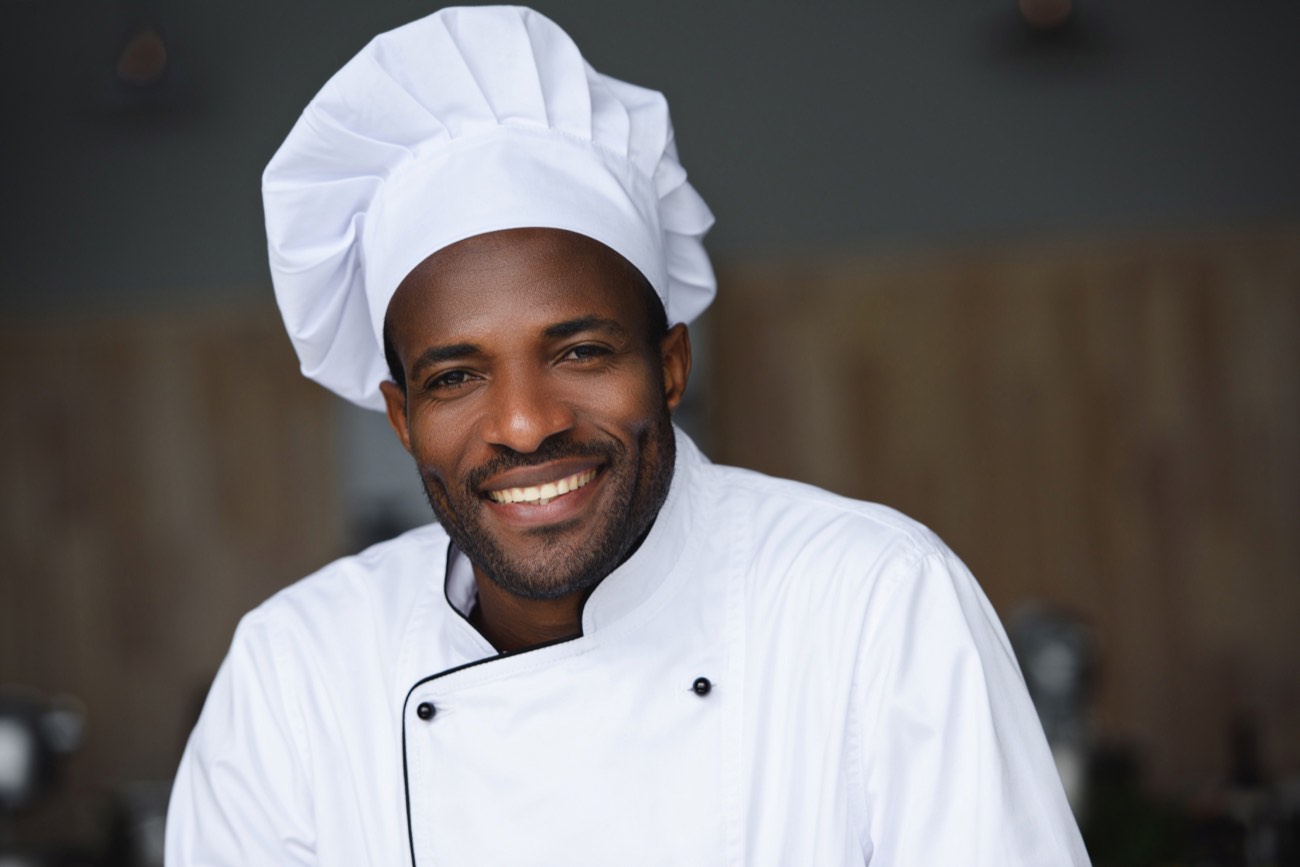 Chefkok Luc Vermeer in de keuken van Het Amber