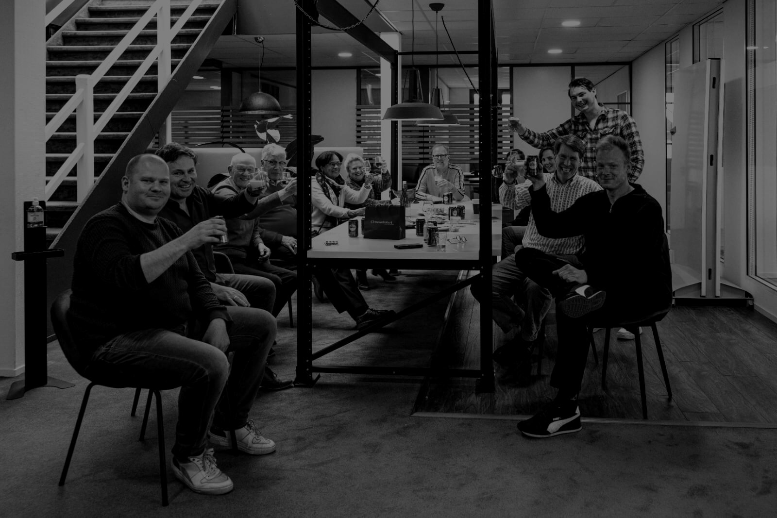 Verenigingsbestuur aan tafel