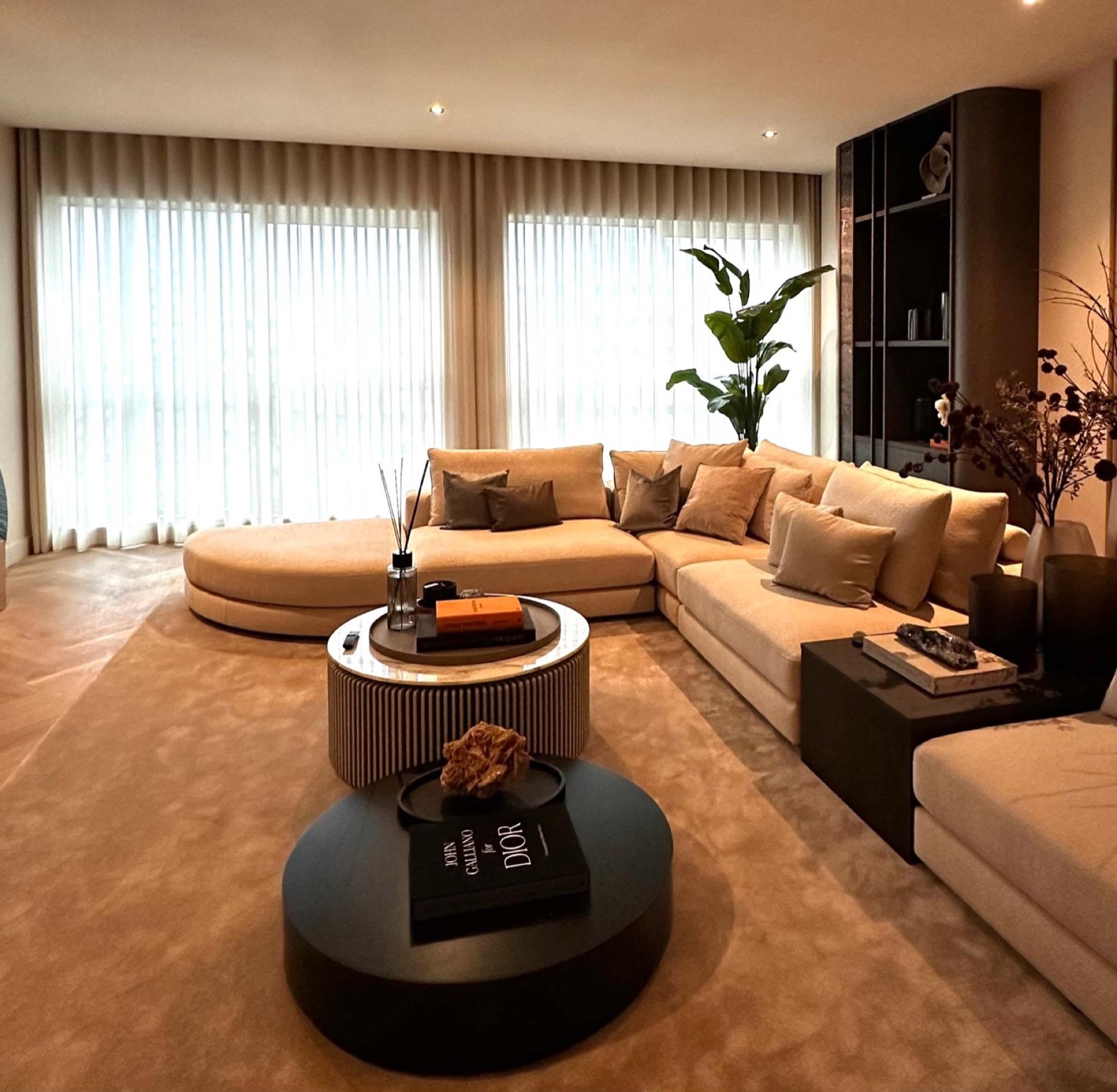 Woonkamer met gordijnen op maat